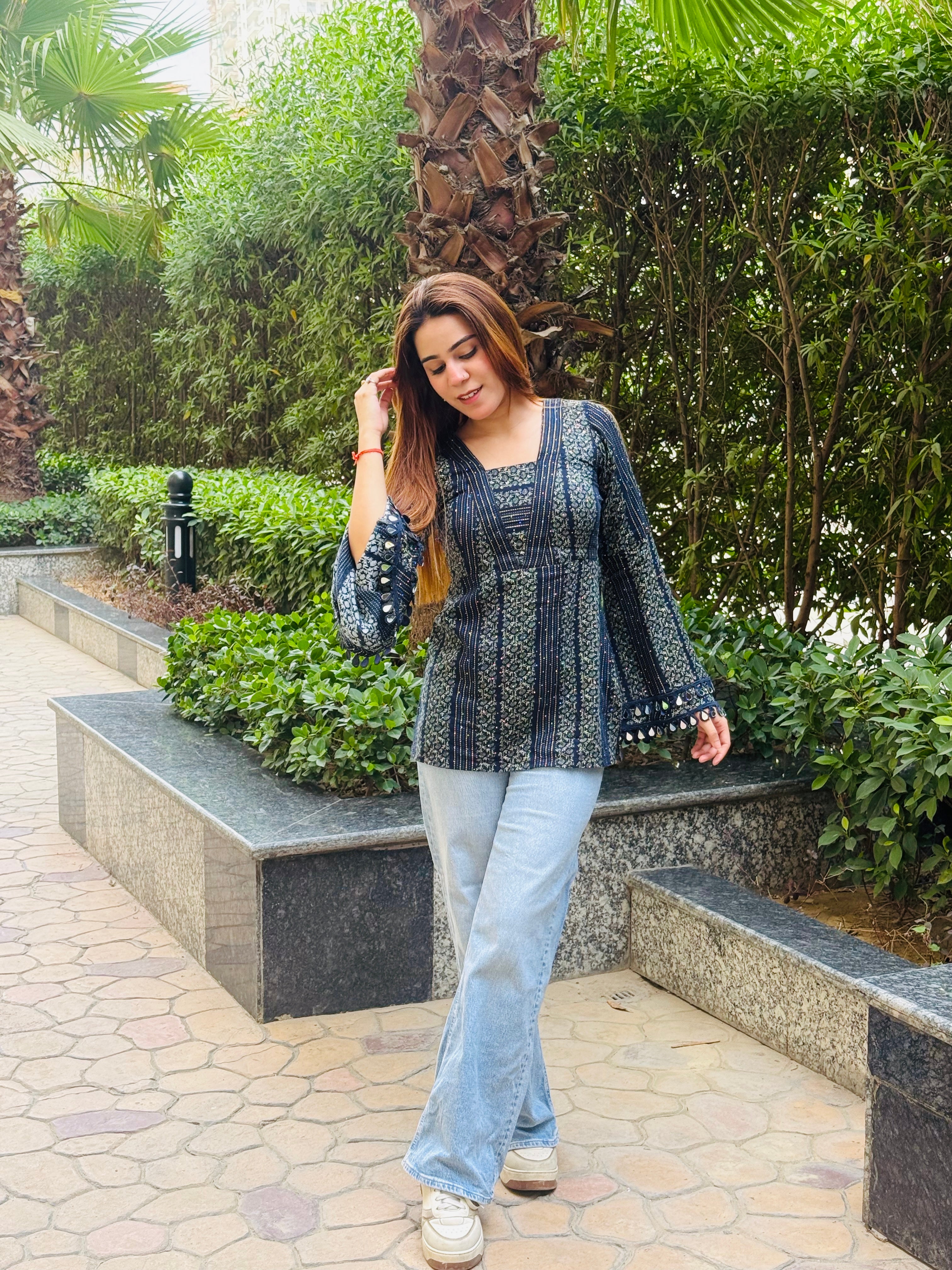 Meher Aaina Kurti